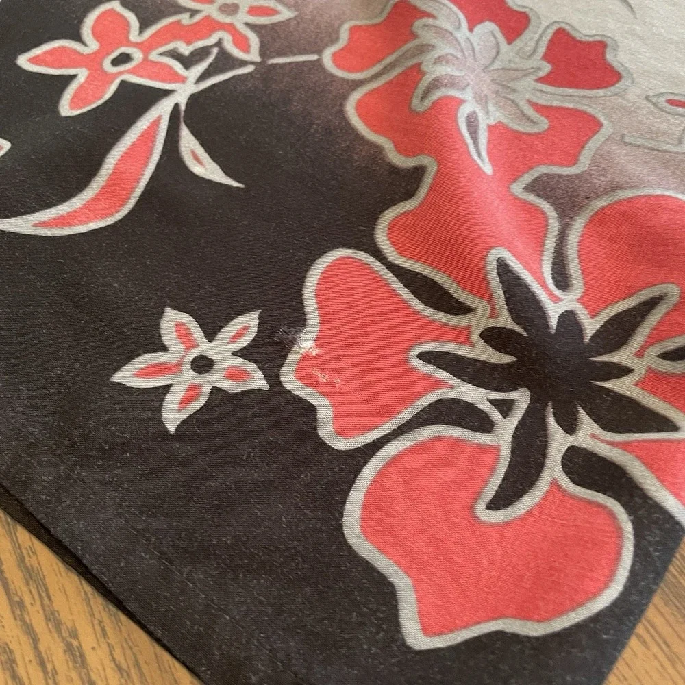 Pineapple Connection Men's Button Down Hawaiian Shirt Size Medium Gray Black Red